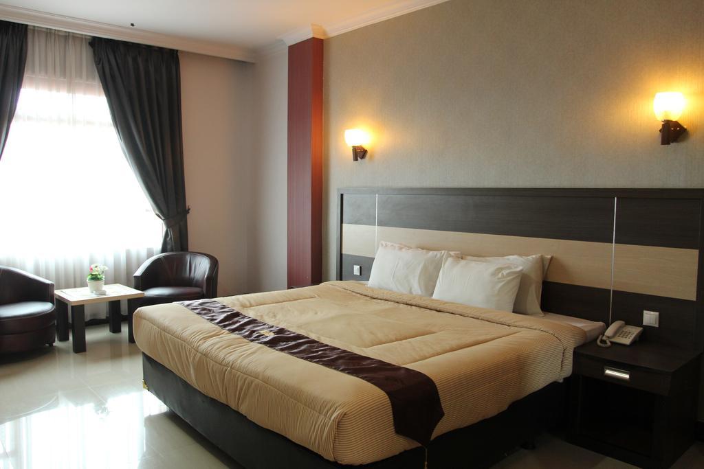 Hotel Bintang Redannte Garut Zimmer foto